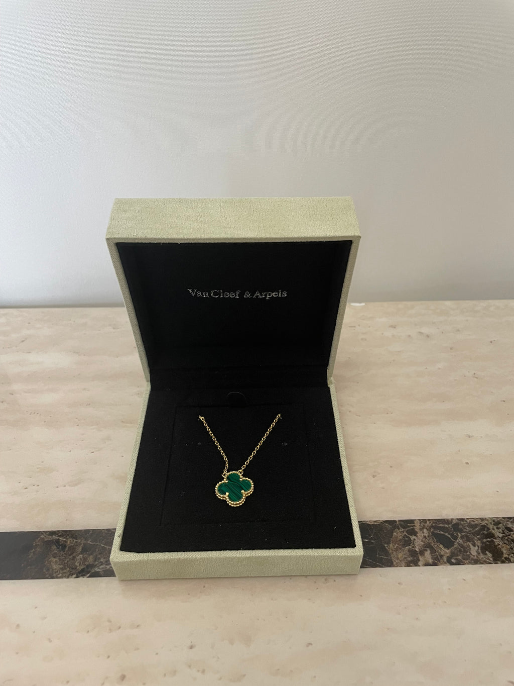 VCA necklace (Green)